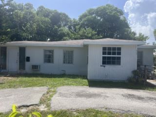 Foreclosed Home - 419 NE 12TH AVE, 33060