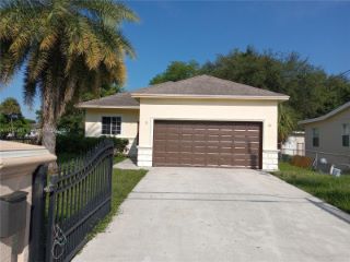 Foreclosed Home - 504 NW 9TH AVE, 33060