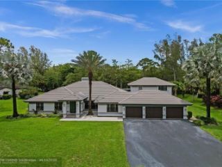 Foreclosed Home - 5850 NW 66TH WAY, 33067