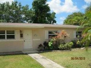 Foreclosed Home - 4952 SW 4TH ST, 33068