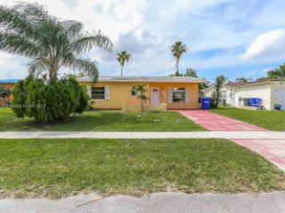 Foreclosed Home - 6311 SW 10TH ST, 33068