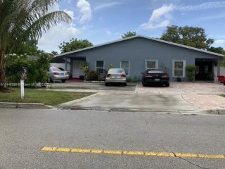 Foreclosed Home - 675 SW 61ST TER, 33068