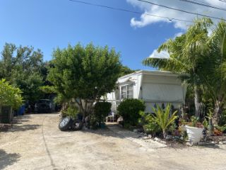 Foreclosed Home - 190 GARDEN ST, 33070