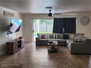 Foreclosed Home - 8710 NW 18TH CT, 33071