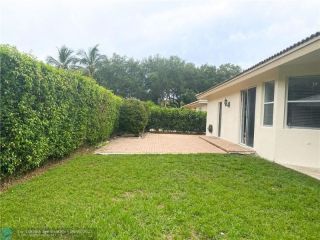 Foreclosed Home - 4452 NW 65TH ST, 33073