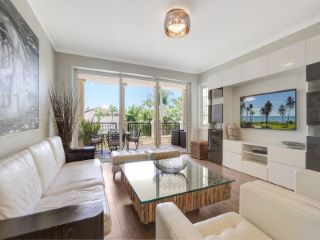 Foreclosed Home - 19126 FISHER ISLAND DR, 33109