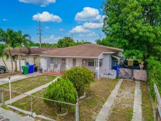 Foreclosed Home - 5281 NW 2ND TER, 33126