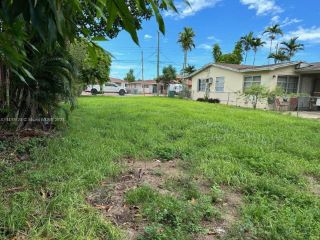 Foreclosed Home - 248 NW 59TH AVE, 33126