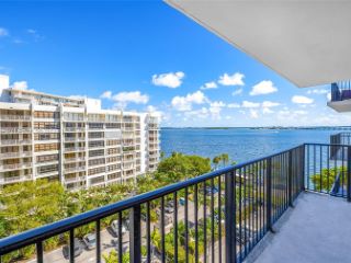 Foreclosed Home - 1450 BRICKELL BAY DR APT 804, 33131