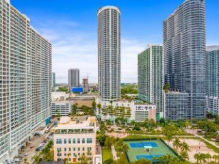 Foreclosed Home - 1750 N BAYSHORE DR APT 2401, 33132