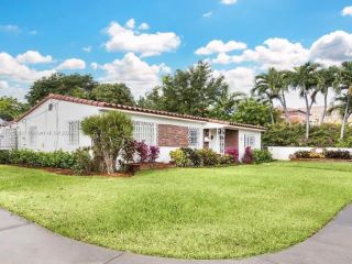 Foreclosed Home - 3600 SW 26TH ST, 33133