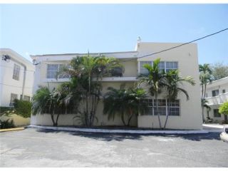 Foreclosed Home - 2850 PINE TREE DR APT 8, 33140