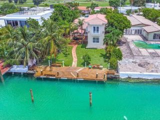 Foreclosed Home - 760 S SHORE DR, 33141