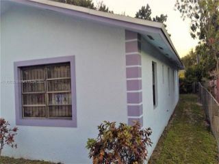 Foreclosed Home - 1464 NW 53RD ST, 33142