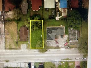 Foreclosed Home - 2947 NW 46TH ST, 33142