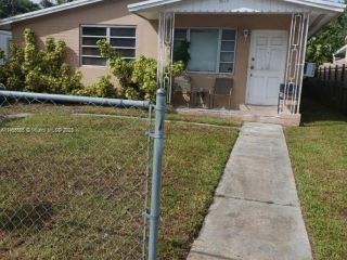 Foreclosed Home - 3075 NW 59TH ST, 33142