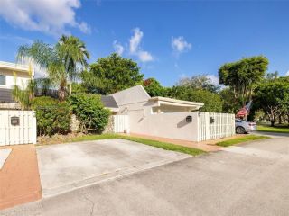 Foreclosed Home - 8129 SW 81ST CT, 33143