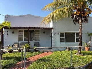 Foreclosed Home - 5769 SW 9TH TER, 33144