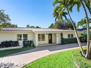Foreclosed Home - 1528 ROBBIA AVE, 33146