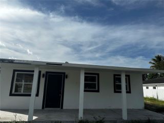 Foreclosed Home - 3350 NW 101ST ST, 33147