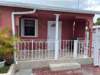 Foreclosed Home - 2970 NW 94TH ST, 33147