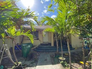 Foreclosed Home - 1122 NW 74TH ST, 33150
