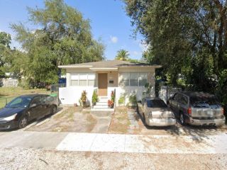Foreclosed Home - 175 NW 68TH ST, 33150