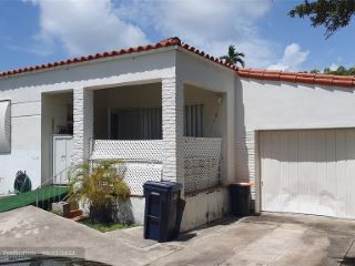 Foreclosed Home - 9508 BYRON AVE, 33154
