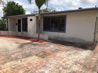Foreclosed Home - 7000 Sw 16th Ter, 33155