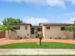 Foreclosed Home - 7924 SW 19TH ST, 33155