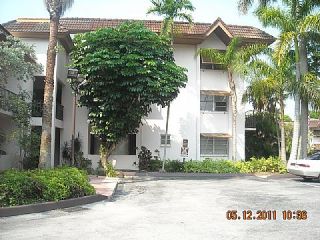 Foreclosed Home - 9400 SW 77TH AVE APT K1, 33156