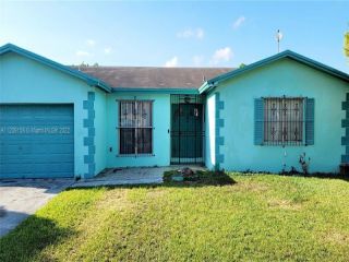 Foreclosed Home - 10765 SW 175TH TER, 33157