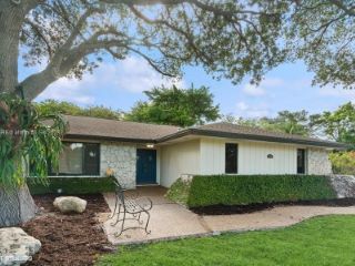 Foreclosed Home - 17843 SW 77TH CT, 33157