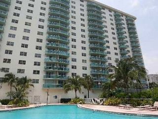 Foreclosed Home - 19370 COLLINS AVE APT 425, 33160