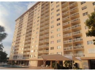 Foreclosed Home - 400 KINGS POINT DR APT 305, 33160