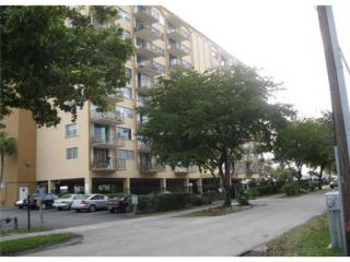 Foreclosed Home - 1470 NE 125TH TER APT 910, 33161