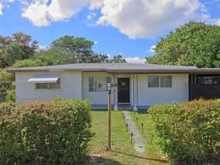 Foreclosed Home - 17820 NE 8TH AVE, 33162