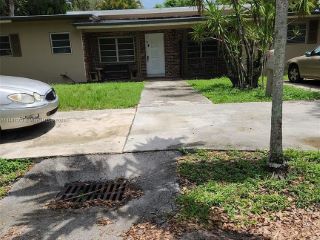 Foreclosed Home - 620 NE 164TH ST, 33162