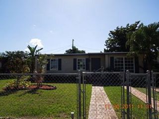 Foreclosed Home - 10020 SW 46TH TER, 33165