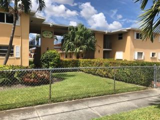Foreclosed Home - 3800 Sw 102nd Ave Unit 218, 33165