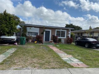 Foreclosed Home - 3849 SW 90TH AVE, 33165