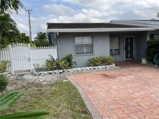 Foreclosed Home - 2401 SW 102ND AVE, 33165