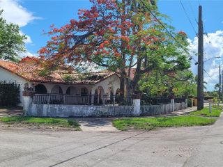 Foreclosed Home - 10250 SW 28TH ST, 33165