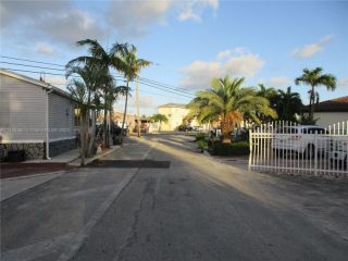 Foreclosed Home - 6828 NW 76TH ST, 33166