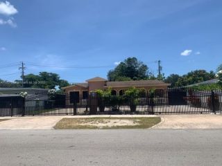 Foreclosed Home - 12255 NW MIAMI CT, 33168