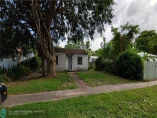 Foreclosed Home - 920 NW 122ND ST, 33168