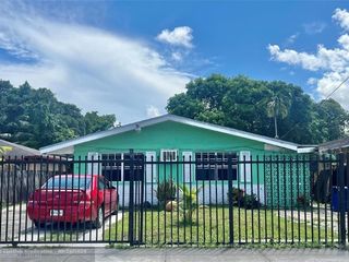 Foreclosed Home - 850 NW 109TH ST # 852, 33168
