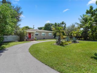 Foreclosed Home - 13125 NW 2ND AVE, 33168