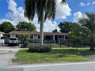 Foreclosed Home - 1511 NW 175TH ST, 33169