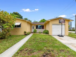 Foreclosed Home - 90 NW 184TH TER, 33169